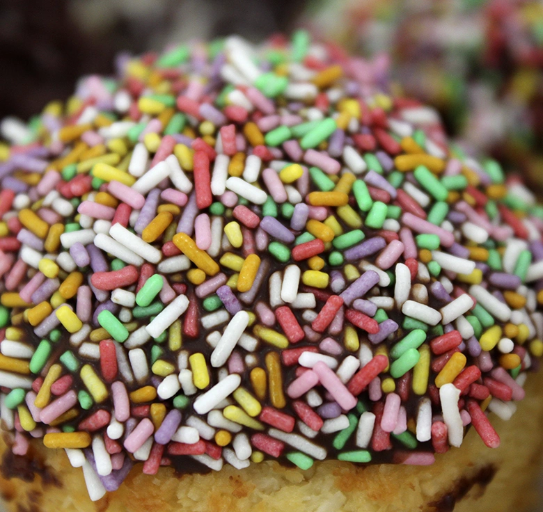 cookies con virutas de caramelo de colores